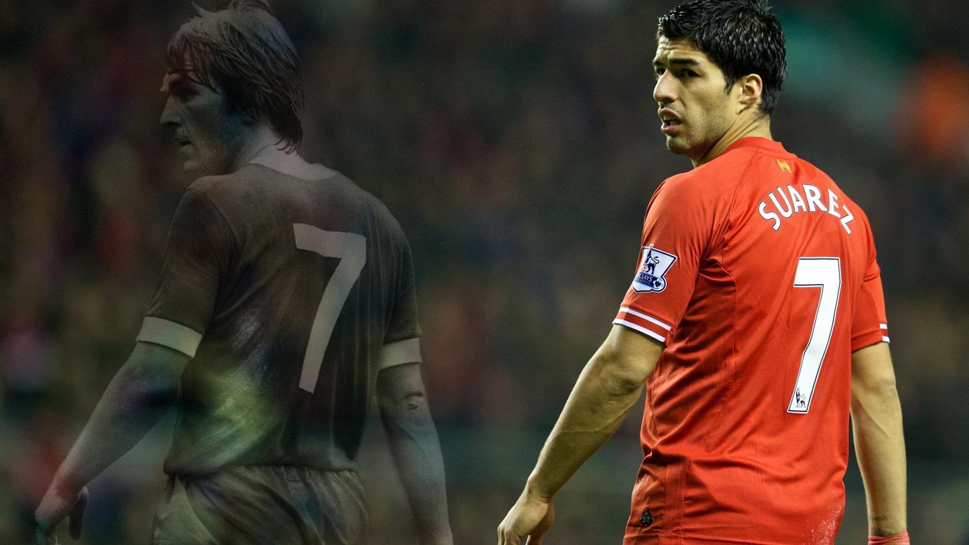 国内足球联赛球队轮番换阵，比赛局势扑朔迷离，中国足球队换人